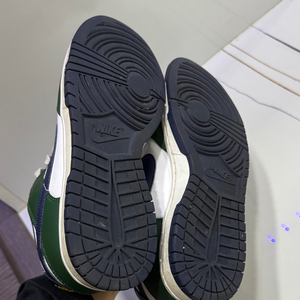 Nike Green and Navy Sneakers - Picture 9 of 10